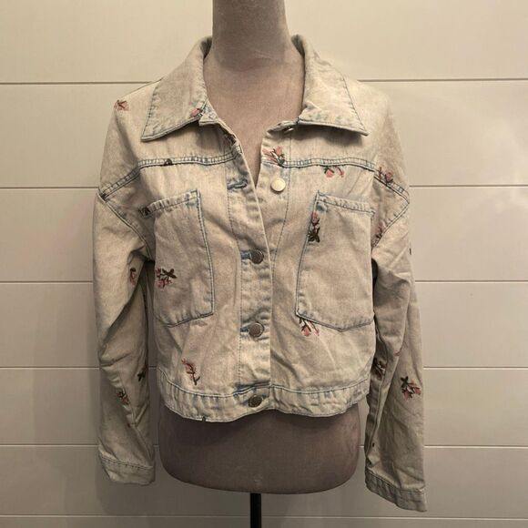 Sincerly Jules Gray and Pink Jean Jacket with pink embroidered flowers. Size M - Picture 1 of 10